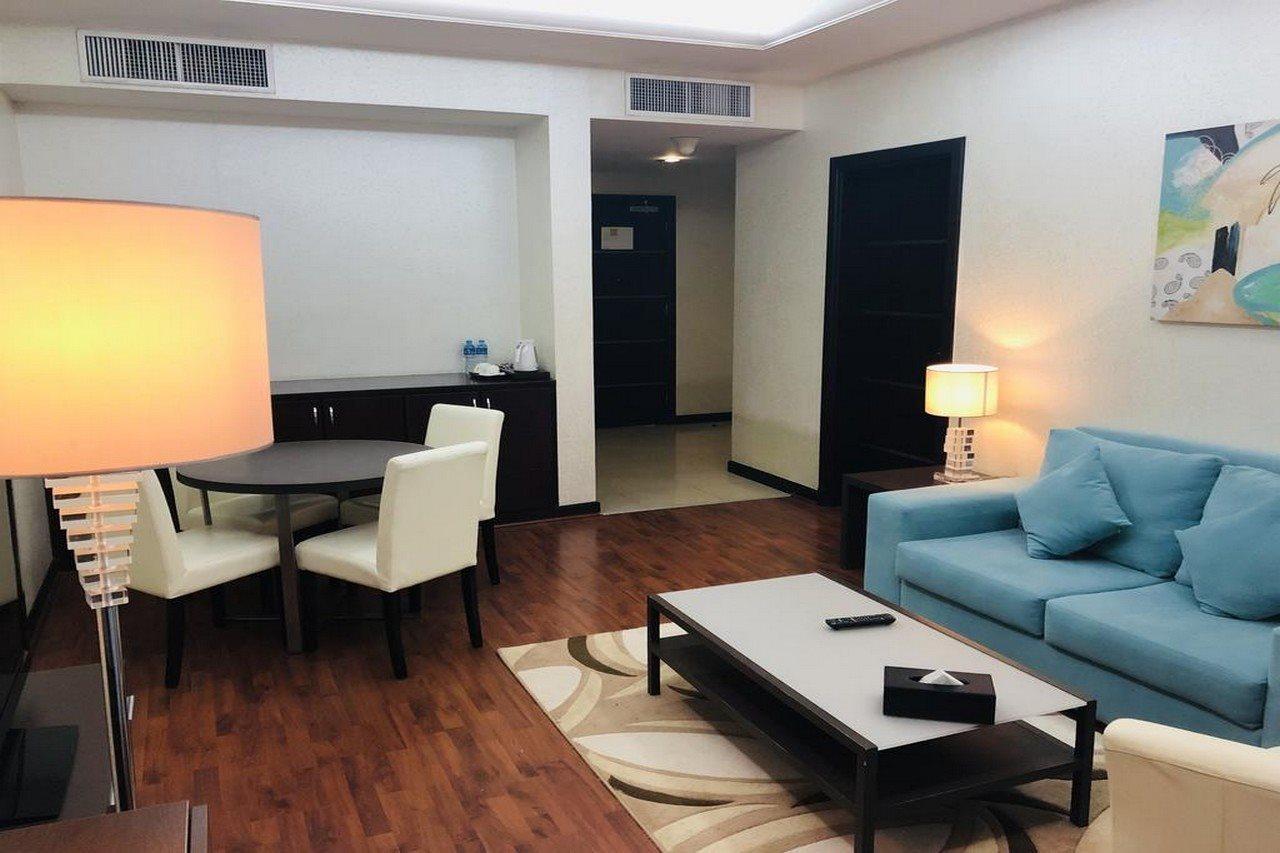 Gokulam Park Doha Hotel Exterior photo