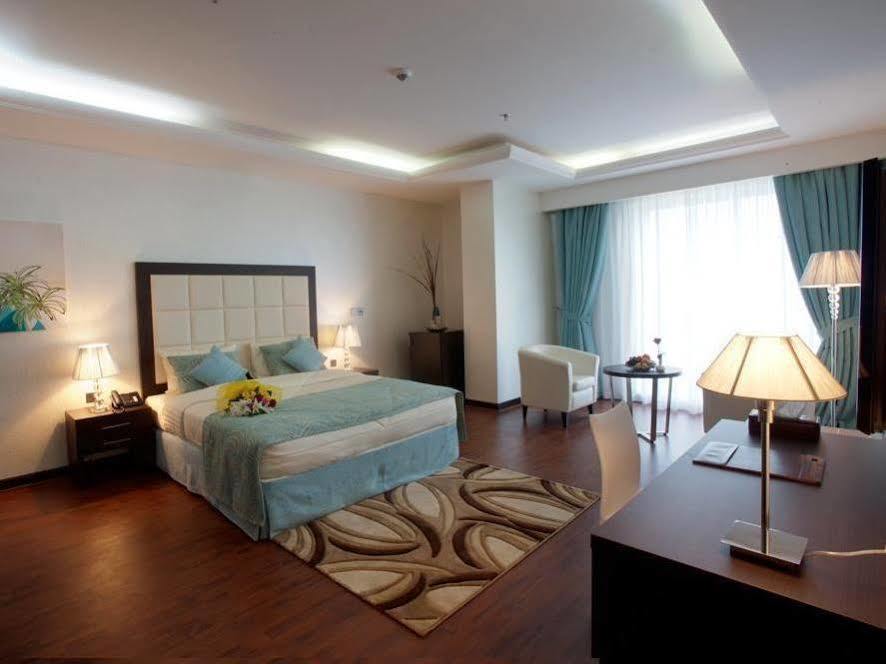 Gokulam Park Doha Hotel Exterior photo